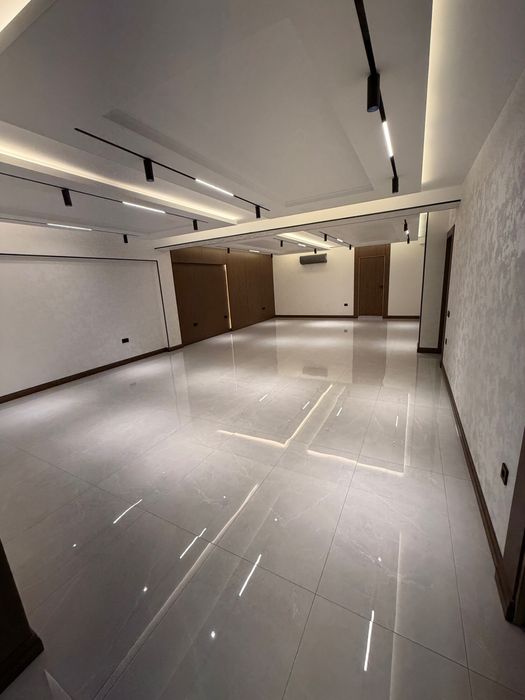 Нежилое помещение,первая линия