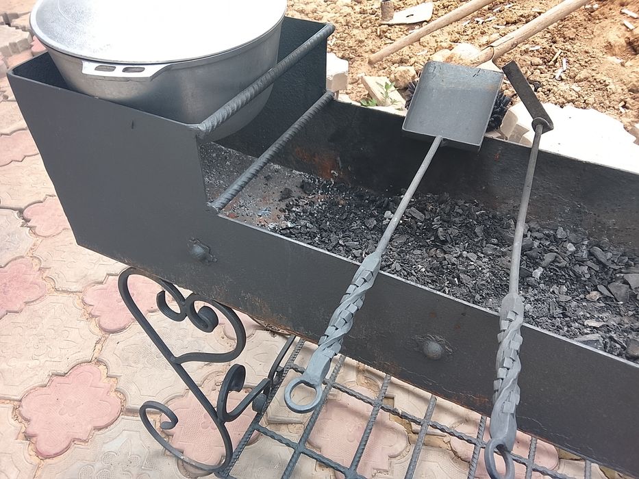 Продам мангал с казанком