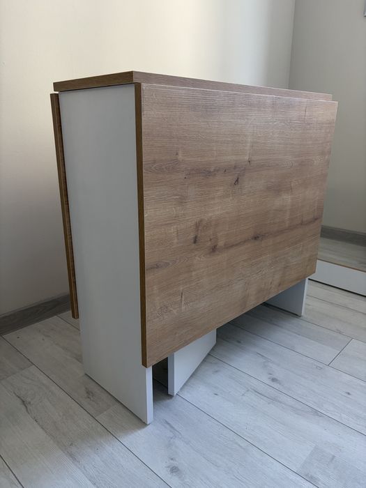 Разтегателна меламинова маса, цвят бяло и естествен бук