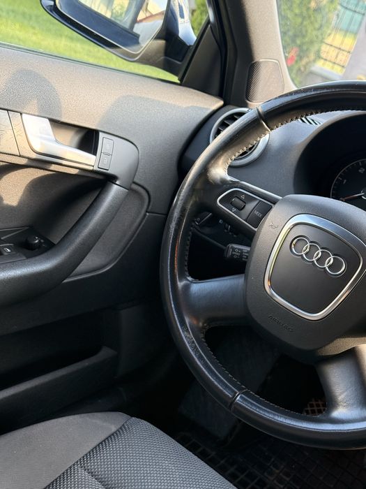 AUDI A3 Sportback 2010 — imagine 3