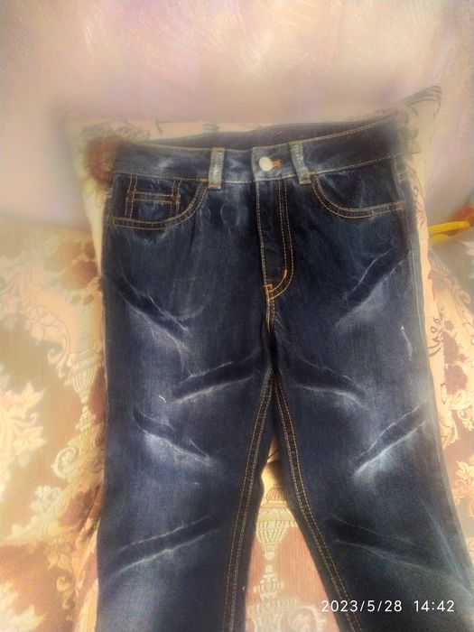 Продам джинсы новые