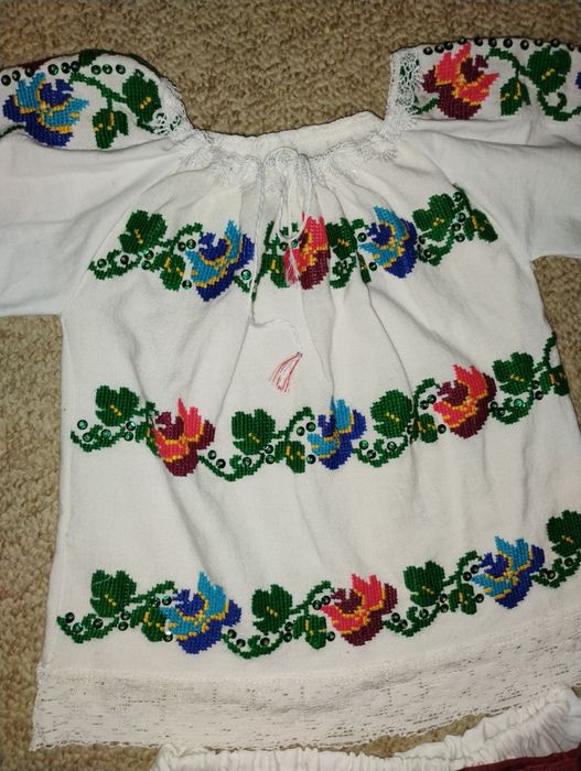 Costum popular tradițional fetite