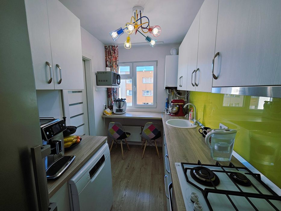 Apartament modern 4 camere decomandat - 82mp