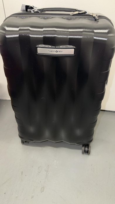 Черен куфар SAMSONITE