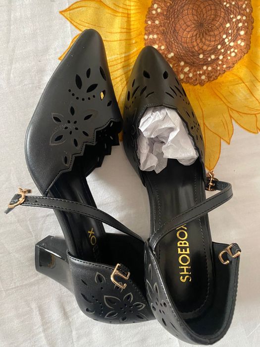 Pantofi negri cu toc