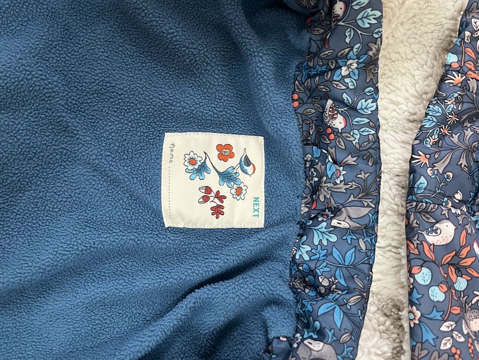 Продам куртку на девочку