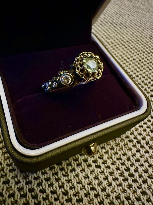 Златен пръстен с аквамарин