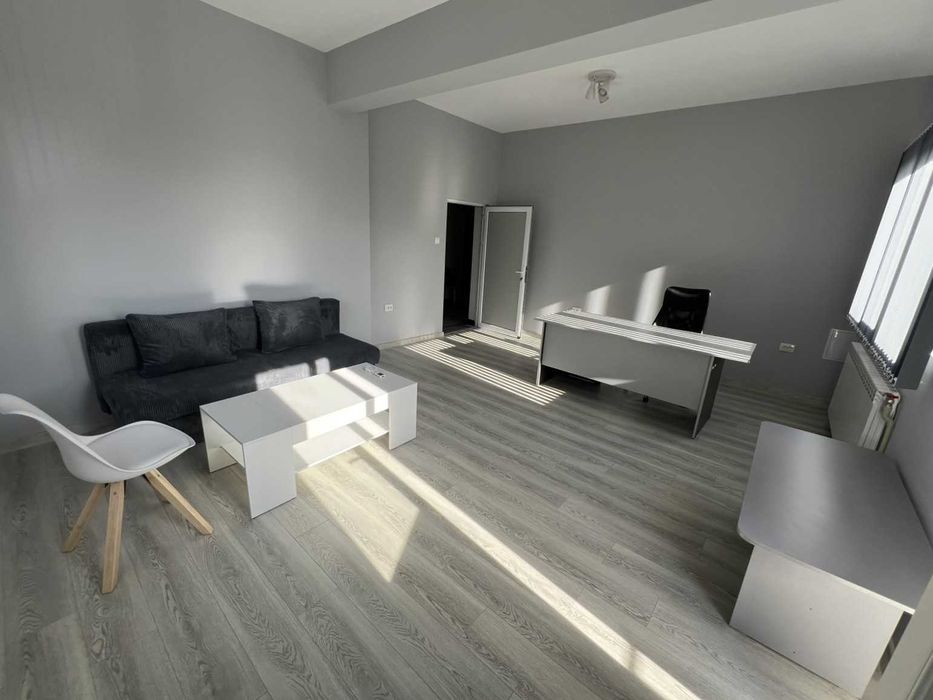 Дава се под наем Офис в Велико Търново, Център - 26 кв.м за 199.41 € - Снимка #1