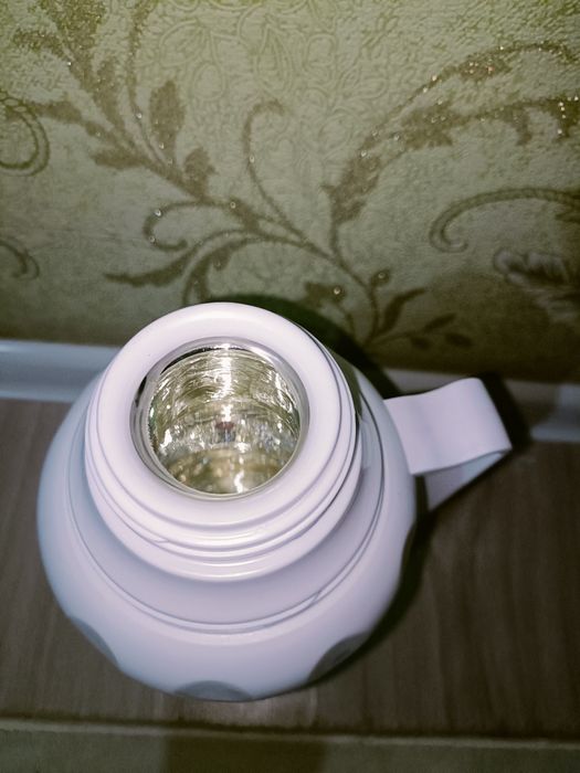 Термос, новая, 1.8 литр