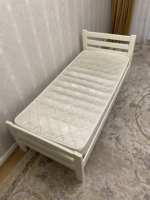 Односпальная кровать размер 90х200