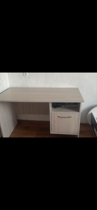 Срочно продам стол со шкафом!