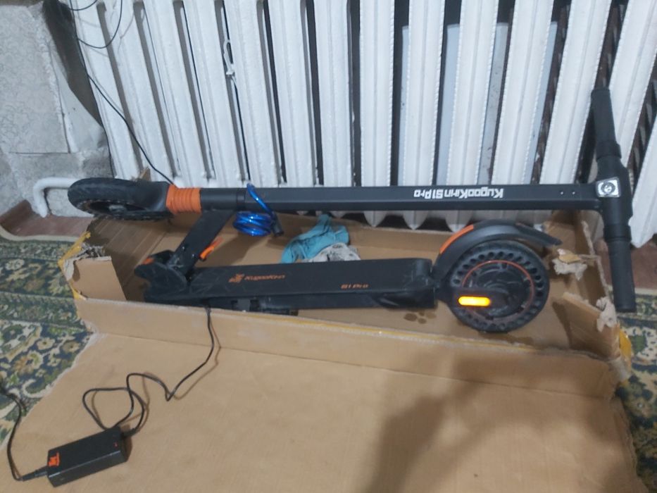 Продам электрсамокат новый почти катался только месяц