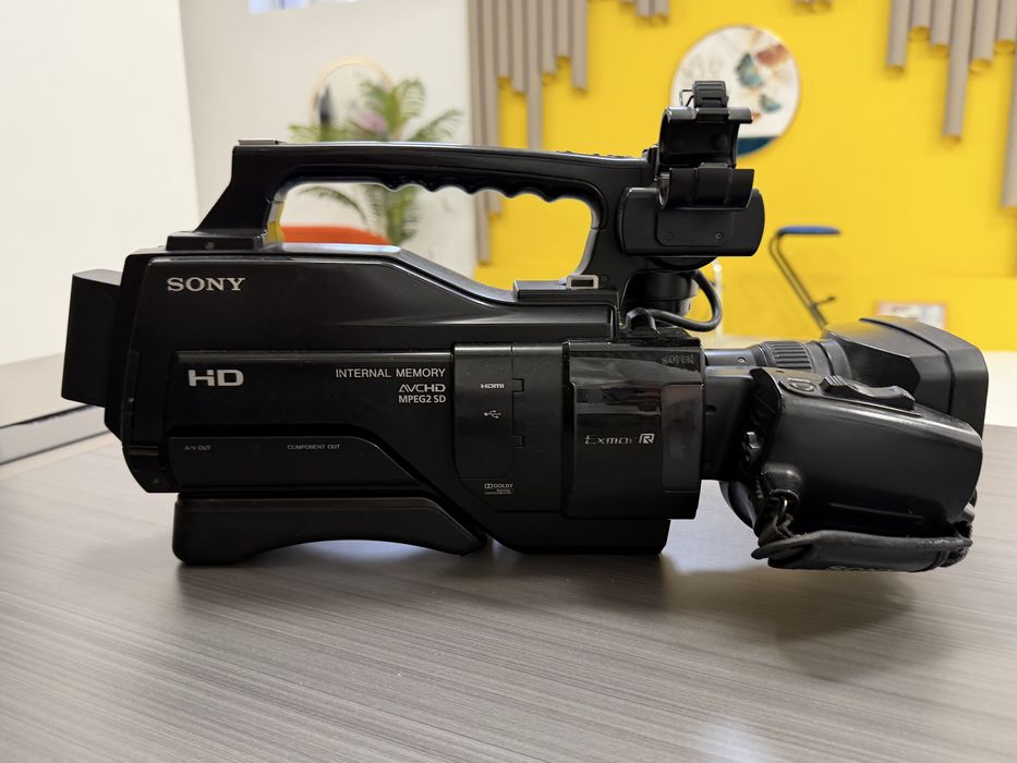 видеокамера Sony HXR-MC1500