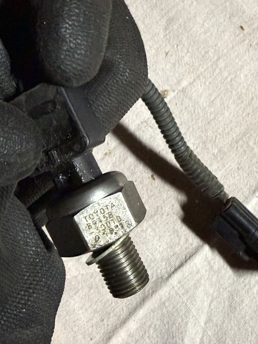 Продам Датчик давление топлива  Lexus 3GR 4GR