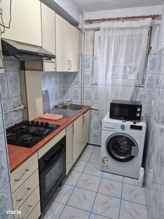 Garsonieră 32mp, etaj 3, Centrul Ploiești