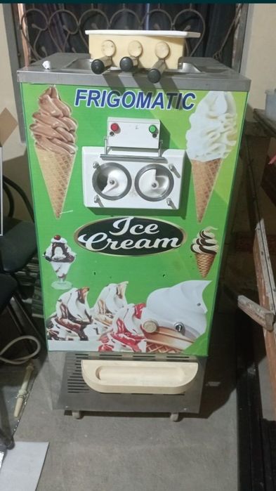 Muzqaymoq apparatlar sotiladi.