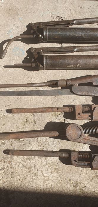 Piese auto Dacia 1300 și scule