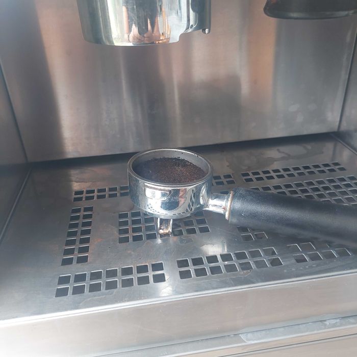 Продавам  отлична кафе машина за  вграждане Baumatic.