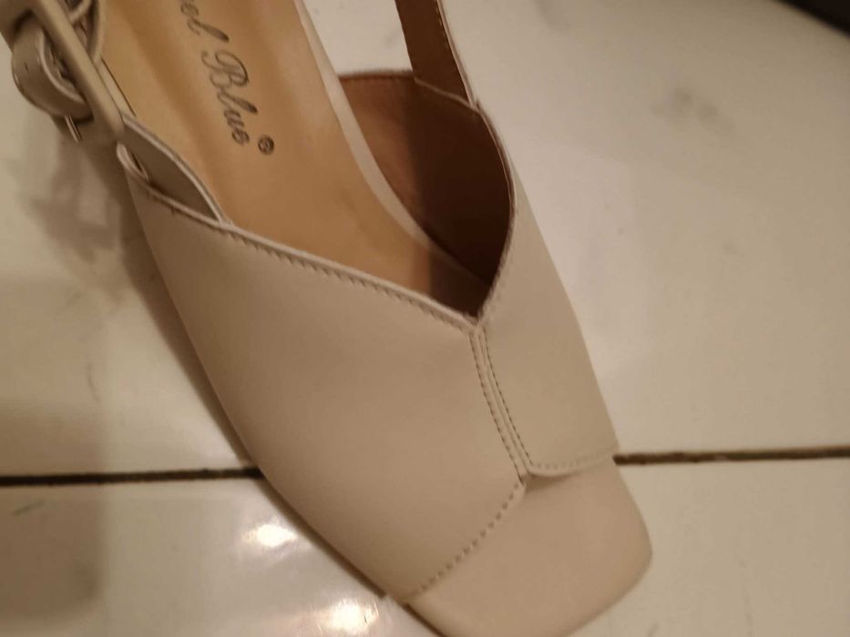 Sandale din piele naturală măr 35.5- 36