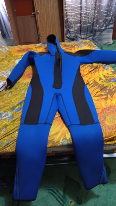 Продам гидрокостюмы