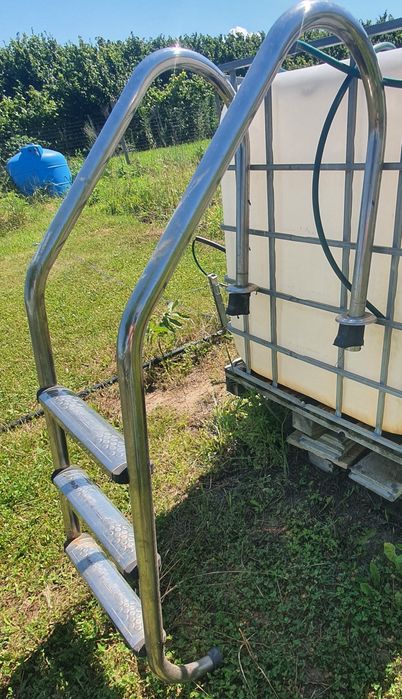 Scara pentru piscina