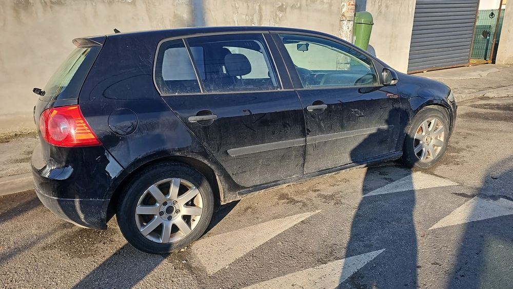 Piese Vw Golf 5 1.4 benzina motor cutie faruri uși