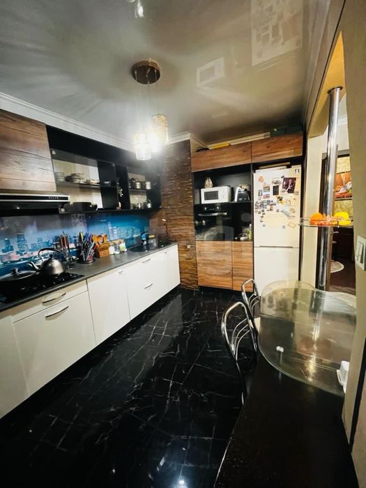 Каирбекова 3комн 3этаж дом 2011