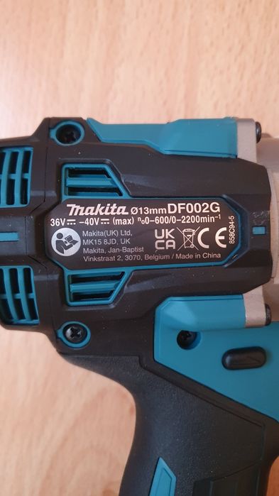 Makita DF 001G,Makita DF 002G set mașina de găurit 40V/60-140Nm