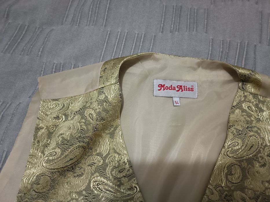 Vesta aurie pt costum