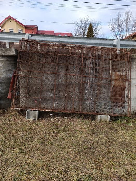 De vânzare panouri cu rame de fier ,cișmea de apa,soba și circula