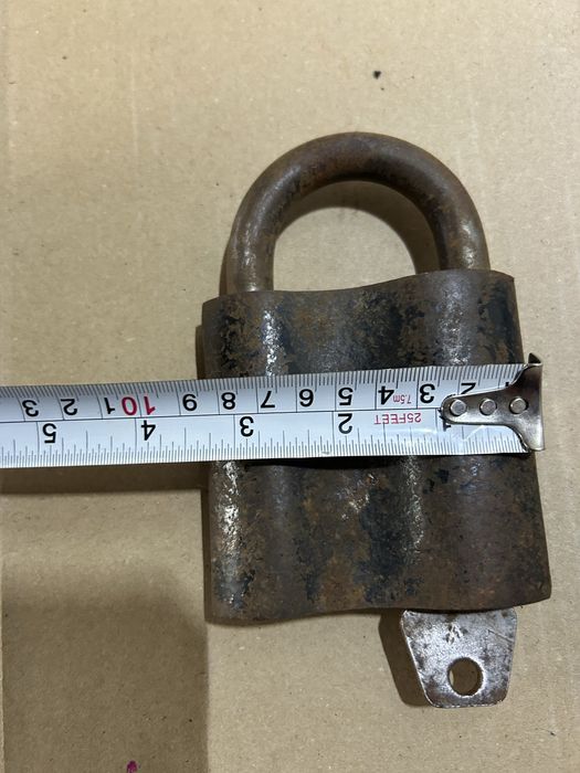 Lacat vintage rusesc