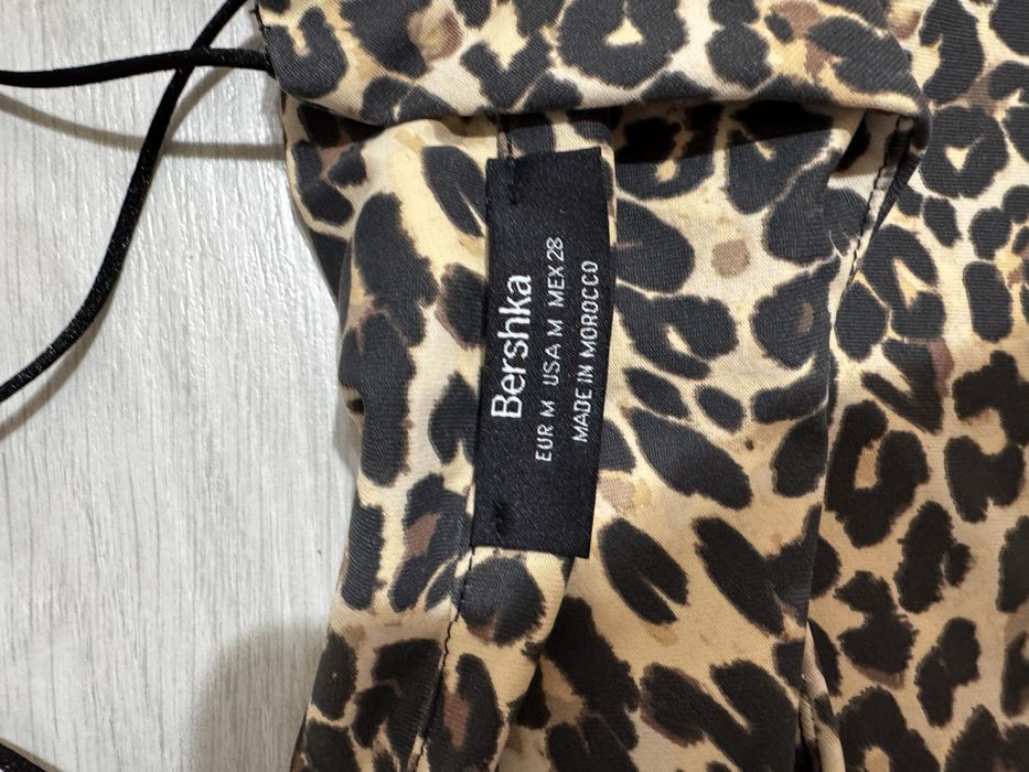 Бюстие Потник на Bershka