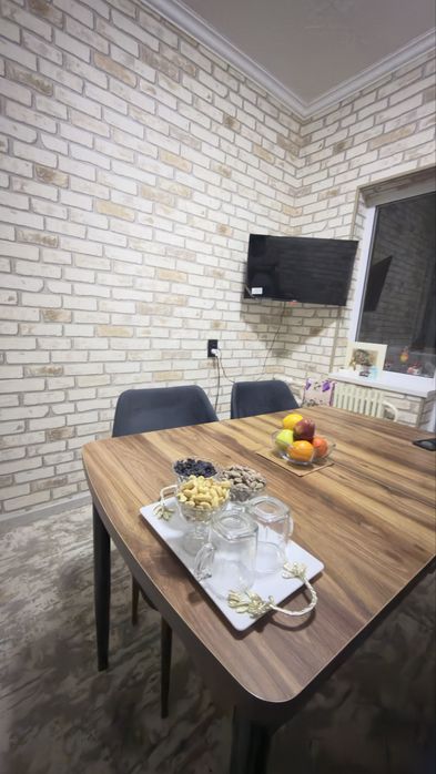 4 хоналик + лоджа 10мкр навоий кўчаси