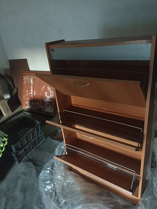 Продам обувницу в отличном состоянии