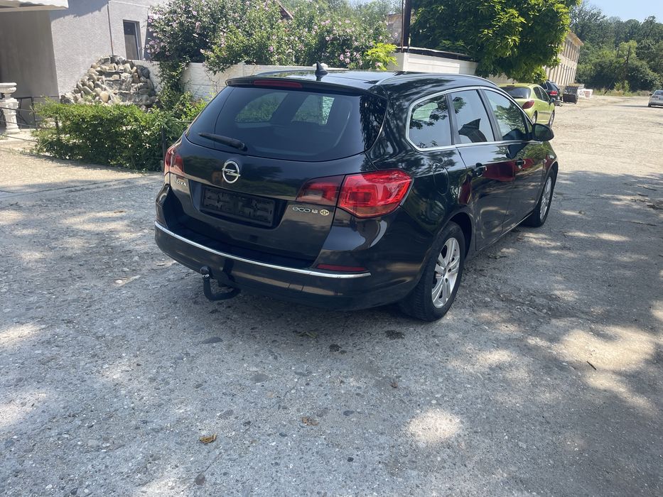 Opel Astra J 1.7 diesel /2013 stare foarte buna/2900 euro