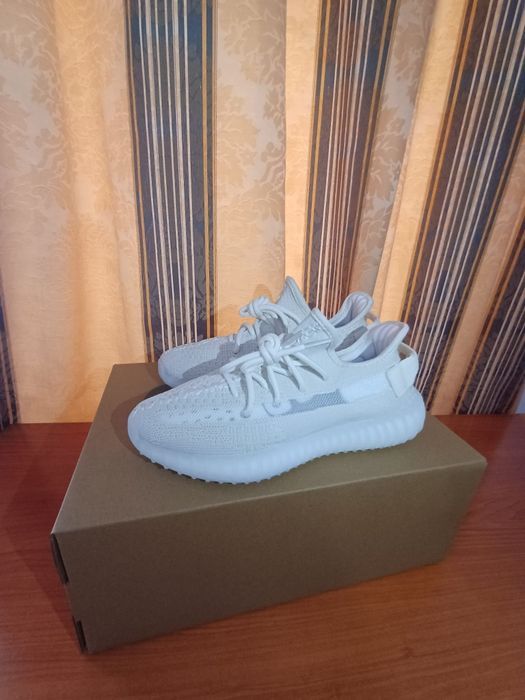 Yeezy Boost 350 V2 Bone