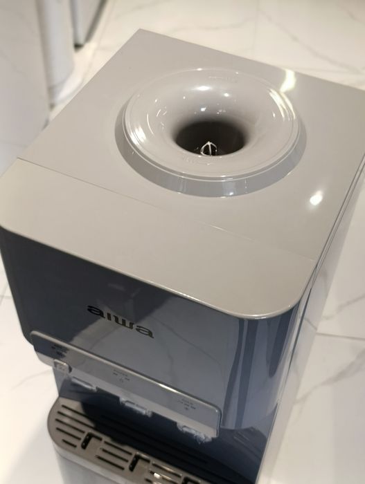 Кулер для воды Aiwa Malibu Gibrid с компрессором