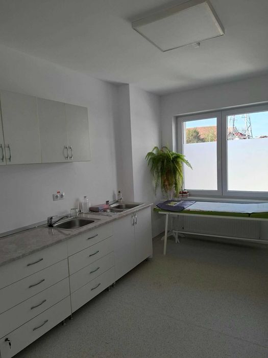 Spatiu de inchiriat pentru cabinete medicale, salon cosmetica
