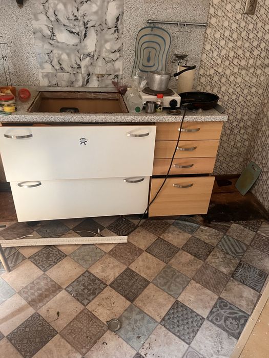 2 кухонных шкафа , выдвижные блюм