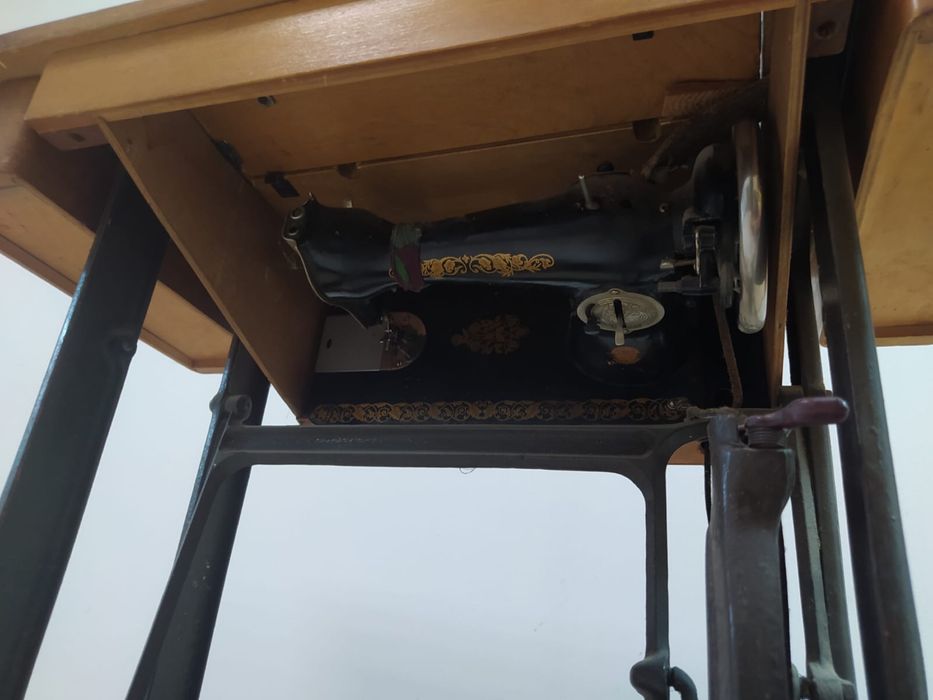 Продам стол