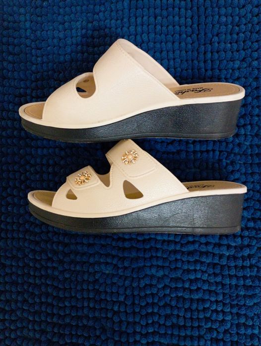 Продам женские шлепанцы