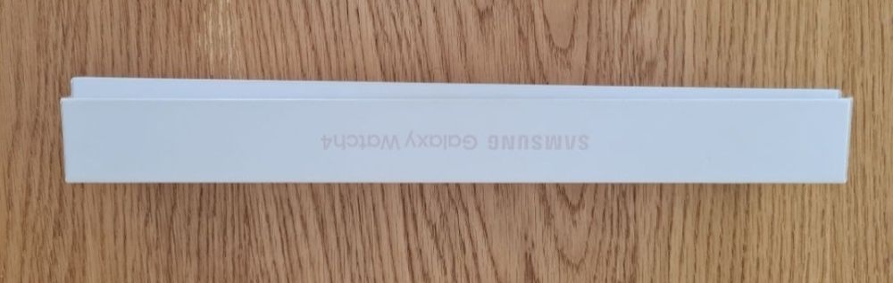 Продавам Samsung Galaxy Watch 4 дамски часовник