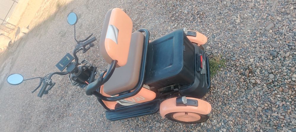 Электротрицикл продам новый