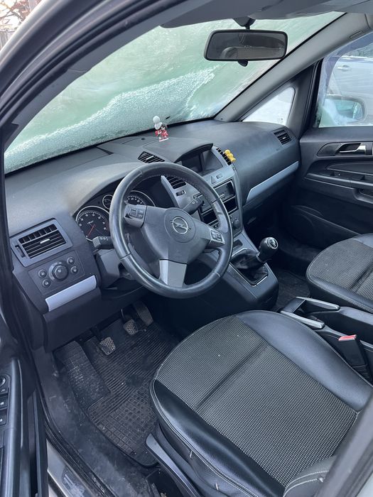 Автомобил за части Опел Зафира