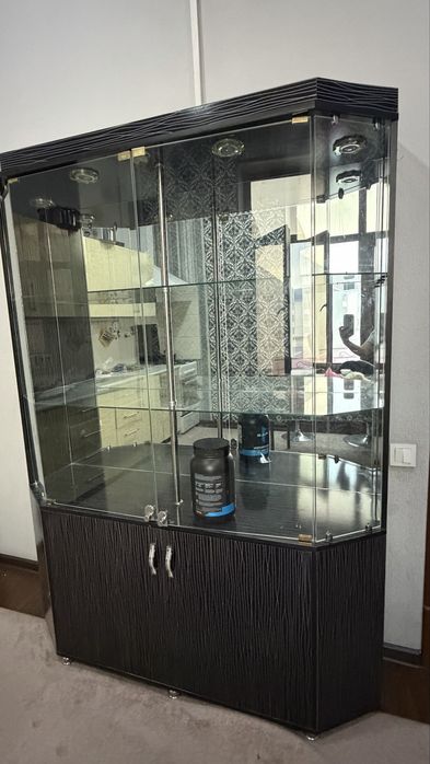 Шкаф сервант   800000