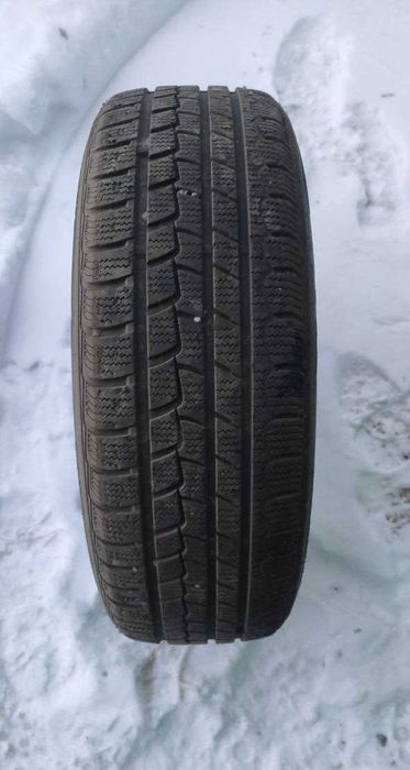 Продам зимние шины липучка 195/60/R15 с дисками 4 шт