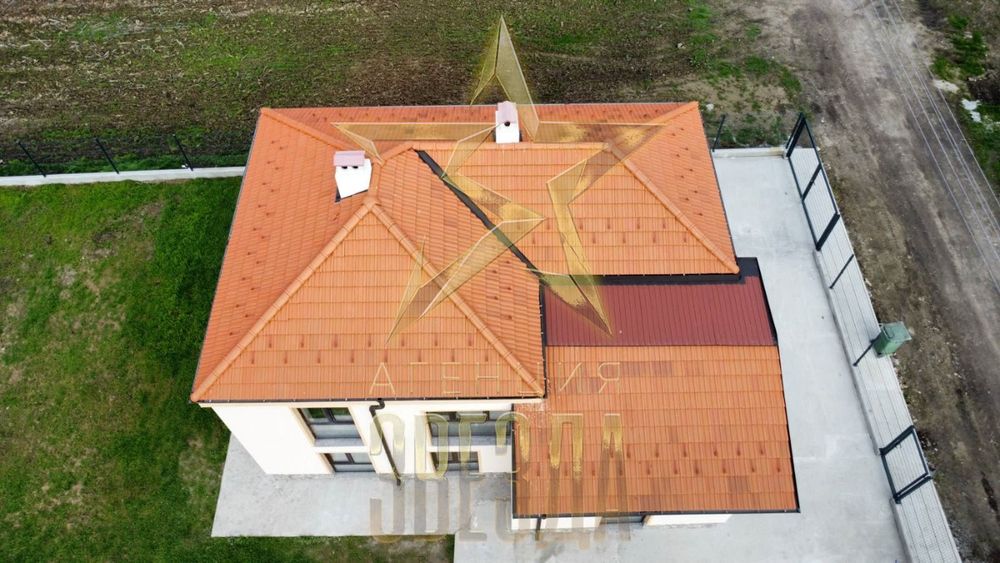 Чисто нова двуетажна къща за продажба – с. Манолско Конаре