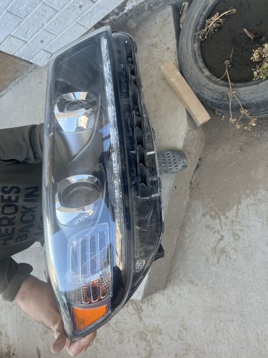 Фар передний правы от киа