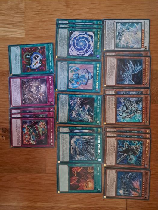 Yu-Gi-Oh deck cores