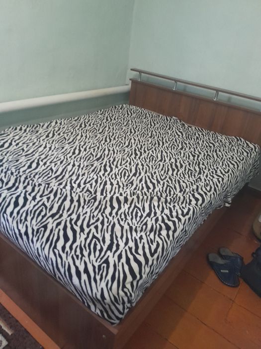 Кровать двухспальняя